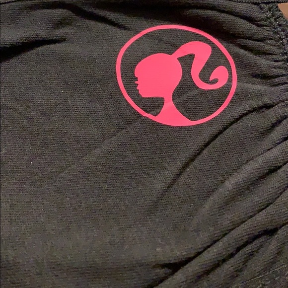 Brand new black facemask - Picture 2 of 4